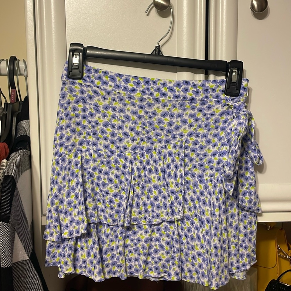 Floral pattern skirt with bow
